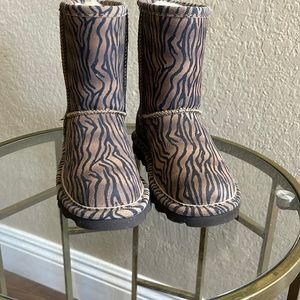 Brand new size 13 youth black and brown color